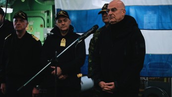 Νίκος Δένδιας: επίσκεψη στη φρεγάτα «Ψαρά»