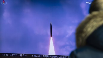 Βόρεια Κορέα: εκτόξευση βαλλιστικού πυραύλου ανήμερα της επίσκεψης Μπλίνκεν στη Σεούλ