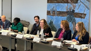 Ντόροθι ΜακΌλιφ (Στέιτ Ντιπάρτμεντ): Μοντέλο ενεργειακής μετάβασης η Ελλάδα