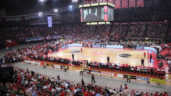 Πλημμύρισε το ΣΕΦ από την κακοκαιρία - Ζημιές στο παρκέ και σε υπερσύγχρονα μηχανήματα