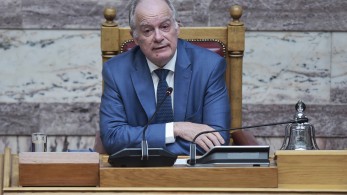 Βουλή: βράβευση Τασούλα για την προσφορά του στην Αυτοδιοίκηση