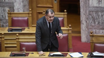 Νίκος Παναγιωτόπουλος: Παγώνει η επεξεργασία αιτήσεων ασύλου από Σύρους πρόσφυγες