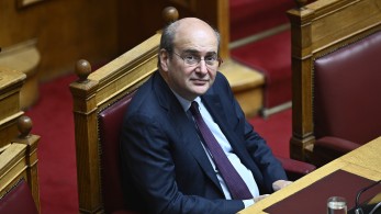 Κωστής Χατζηδάκης: Έρχεται νομοθετική πρωτοβουλία για στεγαστικό και τραπεζικές προμήθειες