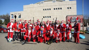 Θεσσαλονίκη: ο Θερμαϊκός κόλπος «πλημμύρισε» από Άϊ-Βασίληδες [εικόνες]