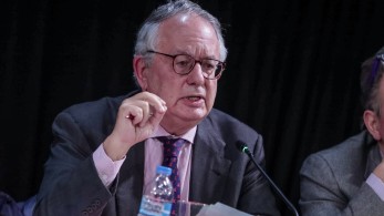 Ο Αλιβιζάτος διαφωνεί με το κενό ανάμεσα στο «Ντε Γκρες»