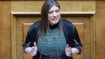Σόου της Κωνσταντοπούλου στη Βουλή: άγριος καβγάς με Άδωνι και ΚΚΕ