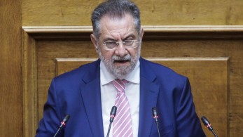 Ζήτησε συγγνώμη ο Παναγιωτόπουλος για την καθ' οδόν live σύνδεση με επιτροπή της Βουλής