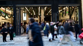 Μόνιμες αυξήσεις για 4 εκατ. πολίτες - Έμφαση στους νέους Μόνιμες αυξήσεις για 4 εκατ. πολίτες - Έμφαση στους νέους