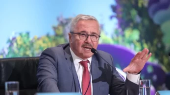 Δυσαρέσκεια στο ΠΑΣΟΚ για τον Γιάννη Μανιάτη: Χαρακτήρισε θετικό το ταξίδι Μητσοτάκη στη Λαπωνία