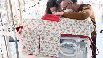 Ιταλία: Έλληνας δώρισε μέρος του ήπατός του στην εντεκάμηνη κόρη του