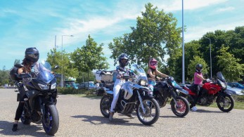 «Βενζίνη μόνο με κράνος»: Νέα εκστρατεία του υπουργείου Υγείας για την ασφάλεια των μοτοσικλετιστών»