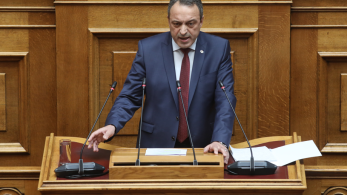 Βουλή - Προϋπολογισμός: επιδόματα μόνο για... Έλληνες ζητά ο Στίγκας