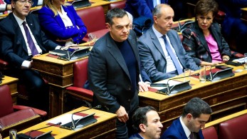Εκτός γραμμής ο Τσίπρας; Καταψήφισε τις αμυντικές δαπάνες - Διαρροές για… τεχνικό λάθος