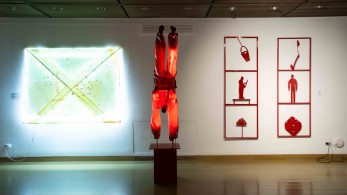 Παρατείνεται η έκθεση Αδειάζει, γεμίζει, το φως με 17 Σύγχρονους Καλλιτέχνες