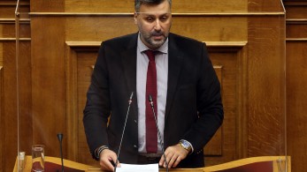 Γιάννης Καλλιάνος για την εμπρηστική επίθεση: Η Δημοκρατία δεν εκφοβίζεται από μια μερίδα διαταραγμένων προσωπικοτήτων