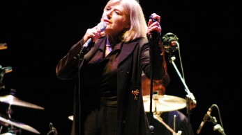 Πέθανε στα 78 της η ηθοποιός και τραγουδίστρια Μαριάν Φέιθφουλ