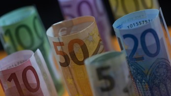 Κατώτατος μισθός: Πράσινο φως για τον καθορισμό του