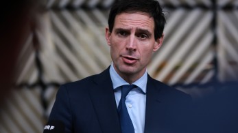 Επίτροπος για το Κλίμα της ΕΕ: Ατυχής εξέλιξη η απόσυρση των ΗΠΑ από τη συμφωνία του Παρισιού