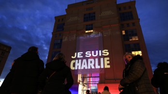 Γαλλία: Πακιστανός επιτέθηκε με μπαλτά σε δύο αγνώστους για να «εκδικηθεί τον προφήτη» για τα σκίτσα του Charlie Hebdo