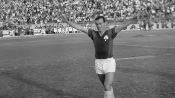 UEFA: αφιέρωμα στον Δομάζο - «Το ελληνικό ποδόσφαιρο θρηνεί»