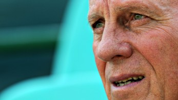 Μίμης Δομάζος: τη Δευτέρα η κηδεία του «Στρατηγού» - Σε λαϊκό προσκύνημα η σορός του