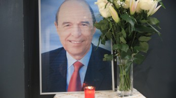 Τελευταίο αντίο στον Κώστα Σημίτη - Με τιμές εν ενεργεία πρωθυπουργού η κηδεία