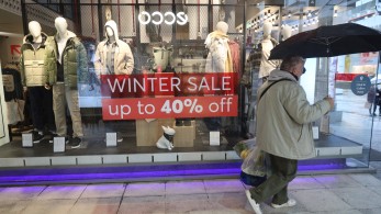 Χειμερινές εκπτώσεις: ανοιχτά τα καταστήματα την Κυριακή