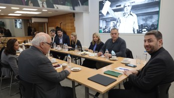 ΠΑΣΟΚ: κλυδωνισμοί στο εσωτερικό από τις προτάσεις συγκυβέρνησης με ΣΥΡΙΖΑ και Νέα Αριστερά