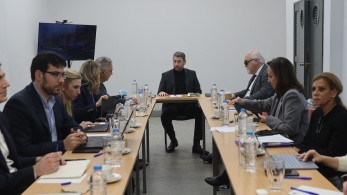 ΠΑΣΟΚ: o Ανδρουλάκης ξαναμοιράζει την τράπουλα για να σταματήσει η γκρίνια