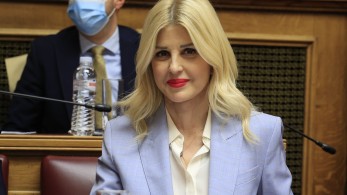 Βουλή: δεκτό από την αρμόδια επιτροπή το νομοσχέδιο για τις προδιαγραφές στα AirBnB