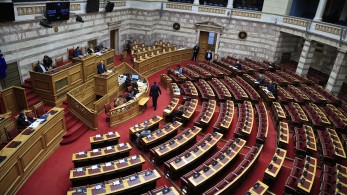 Ασφάλιστρα υγείας: ενοχλήθηκαν οι εταιρείες με την απόφαση της κυβέρνησης να προστατεύσει τους πολίτες
