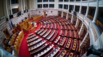 Eνδοοικογενειακή βία: Προς ψήφιση εντός της εβδομάδας το Ν/Σ για την ενσωμάτωση οδηγίας της ΕΕ