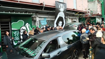 Σήμερα η κηδεία του Μίμη Δομάζου: μια τελευταία στάση στη Λεωφόρο