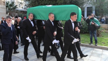 Τελευταίο αντίο στον Μίμη Δομάζο - «Καλό ταξίδι, κοντέ γίγαντα»