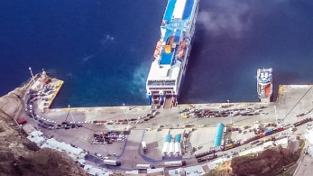 Σεισμοί στη Σαντορίνη: έκτακτη διυπουργική σύσκεψη για την κινητοποίηση του κρατικού μηχανισμού