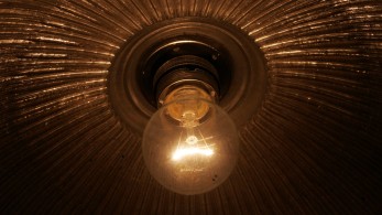 Μειώνονται οι τιμές σε ρεύμα και καύσιμα - Οι αισιόδοξες προβλέψεις για τον Μάιο