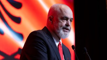 Αλβανία: ο Ράμα βάζει ρομπότ-υπουργό με τεχνητή νοημοσύνη για τον έλεγχο συμβάσεων Αλβανία: ο Ράμα βάζει ρομπότ-υπουργό με τεχνητή νοημοσύνη για τον έλεγχο συμβάσεων