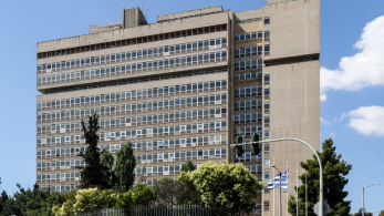 ΕΛ.ΑΣ. και ΕΥΠ συνέλαβαν κάτοικο Αλεξανδρούπολης που φωτογράφιζε στρατιωτικές εγκαταστάσεις ΕΛ.ΑΣ. και ΕΥΠ συνέλαβαν κάτοικο Αλεξανδρούπολης που φωτογράφιζε στρατιωτικές εγκαταστάσεις