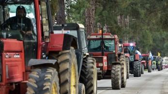 Αγρότες: στη Λάρισα με τα τρακτέρ - Συναντήθηκαν με τον περιφερειάρχη