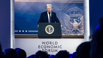 Ντόναλντ Τραμπ στο Νταβός: Οι εταιρείες που δεν παράγουν στις ΗΠΑ θα πληρώσουν