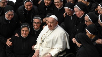 Σε κρίσιμη κατάσταση παραμένει ο Πάπας Φραγκίσκος