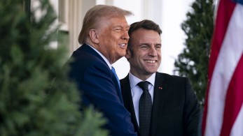 Ο Μακρόν στον Λευκό Οίκο- Θερμή υποδοχή Τραμπ