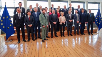 Τζιζικώστας και Φον ντερ Λάιεν σώζουν την ευρωπαϊκή αυτοκινητοβιομηχανία Τζιζικώστας και Φον ντερ Λάιεν σώζουν την ευρωπαϊκή αυτοκινητοβιομηχανία