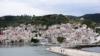 Metro UK: η Σκόπελος στην κορυφή για διακοπές σε Κυκλάδες και Επτάνησα