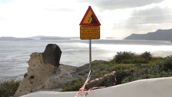 Σεισμοί στη Σαντορίνη: όλα τα σενάρια και η αγωνία για την εξέλιξη