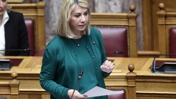 Ζέττα Μακρή στο «Μανιφέστο»: Απέναντι σε όσους απειλούν τη σωματική και ψυχική υγεία των μαθητών Ζέττα Μακρή στο «Μανιφέστο»: Απέναντι σε όσους απειλούν τη σωματική και ψυχική υγεία των μαθητών