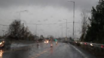 Έκτακτο δελτίο επιδείνωσης καιρού: Πού θα «χτυπήσουν» τα ισχυρά φαινόμενα τις επόμενες ώρες