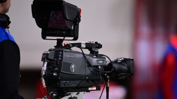 Δικηγόροι-υβριστές περιφέρονται στα κανάλια ως τηλεδικαστές Δικηγόροι-υβριστές περιφέρονται στα κανάλια ως τηλεδικαστές