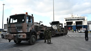 Σαντορίνη: προσωπικό του στρατού της αστυνομίας και της πυροσβεστικής στο νησί