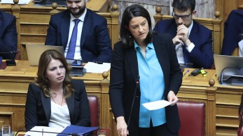 Νίκη Κεραμέως: «πληρωμένη» απάντηση σε Μάντζο για τα αναδρομικά